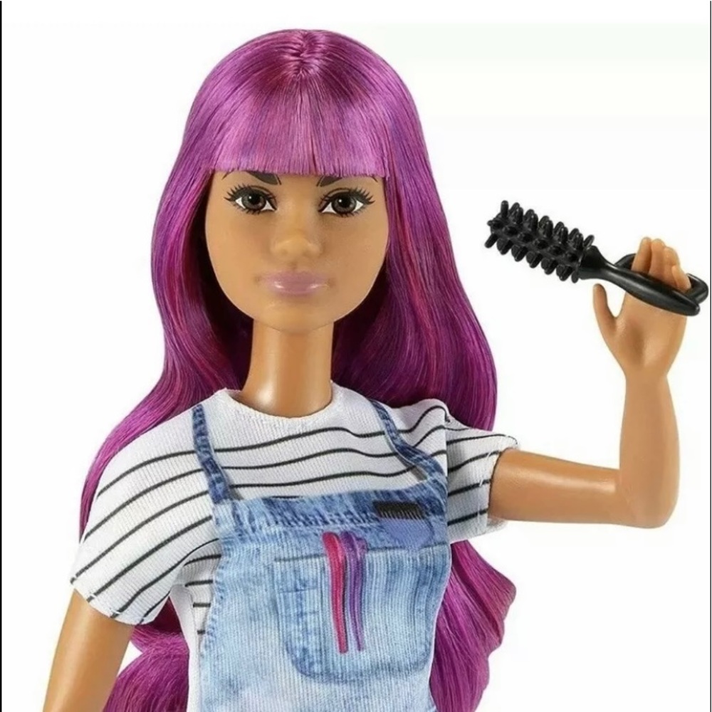 Mattel Barbie Salon Stylist Fashion Doll w/Accessories You Can Be Anything NIB
